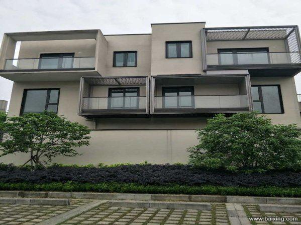 水蜜桃之乡 洛龙湾壹号总价272万起的 唯墅不多的