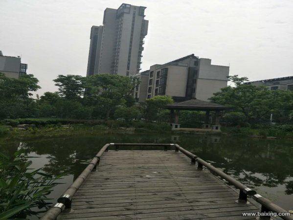 水蜜桃之乡 洛龙湾壹号总价272万起的 唯墅不多的